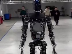 Makin Pintarnya Robot Optimus Elon Musk, Canggih atau Ngeri?