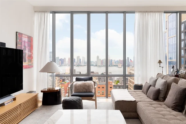 Apartemen Blake menempati lantai 24. Penghuni pun dimanjakan dengan panorama Sungai Hudson dan barisan pencakar langit di kota berjulukan Big Apple itu. (Foto: Dok. Daniel Wang)