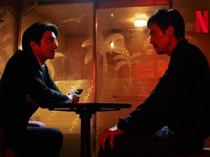 Gong Yoo Pegang Pistol di Foto Terbaru Squid Game 2