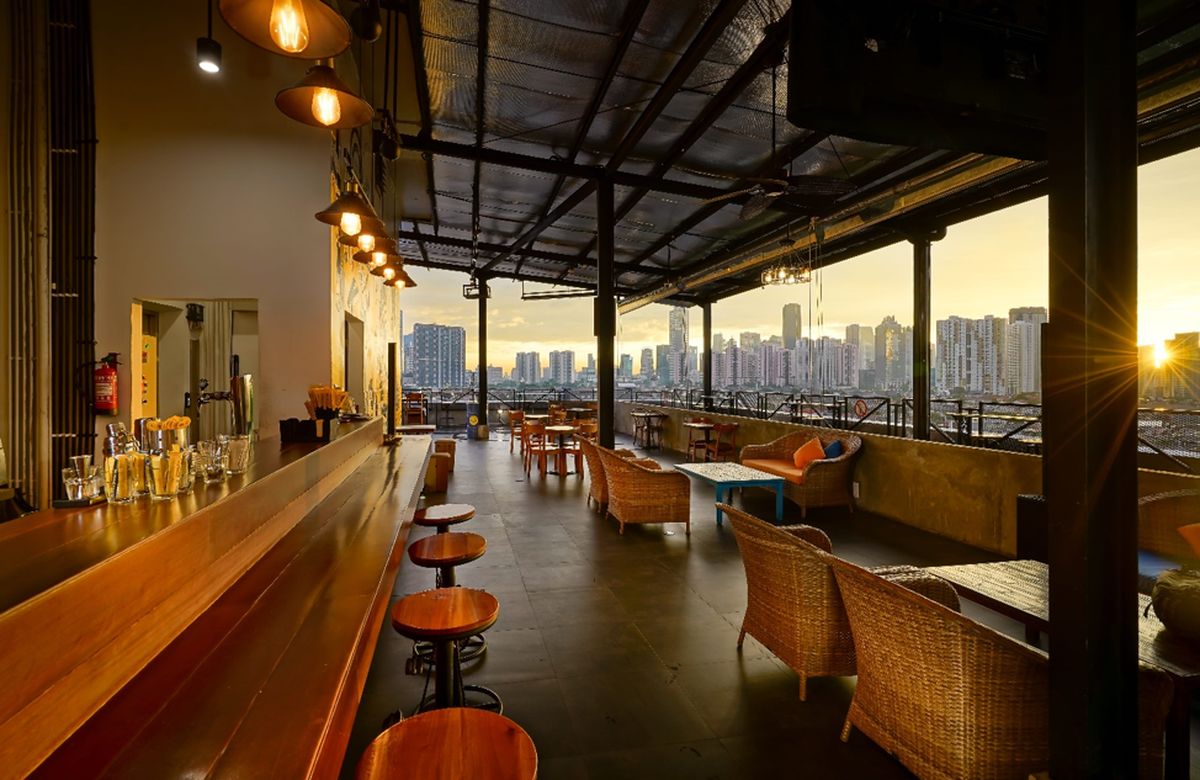 PERON SkyCafe Hadirkan Rooftop Pemandangan Indah & Harga Terjangkau