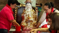 Selain sebagai ritual atau tradisi, bersih-bersih ini dilakukan agar para jemaah lebih khusyuk.  