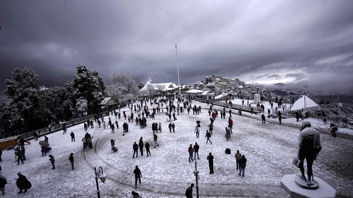 MANDI, INDIA -FEBRUARY 1: Parasher lake 9500 feet above of sea level in Mandi district fully under blanket of fresh snowfall , on February 1, 2024 in Mandi, India. (Photo by Birbal Sharma/Hindustan Times via Getty Images)