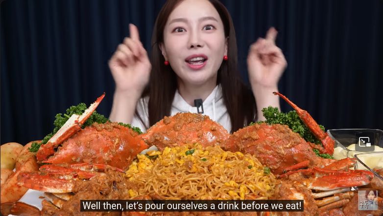 YouTuber Mukbang Indomie Chilli Crab