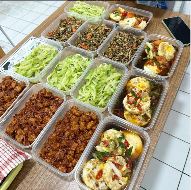 5 Warung Nasi Kekinian yang Populer dengan Puluhan Lauk Enak