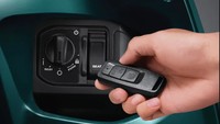 Selain itu, Honda Stylo dan Yamaha Grand Filano juga sama-sama telah dibekali sistem nirkunci pintar atau smart keyless. Foto: Doc. AHM/YIMM.