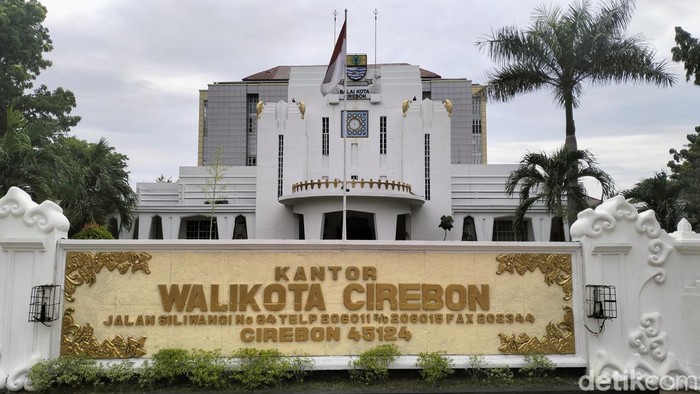 Balai Kota Cirebon.