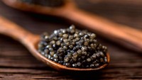 Bikin Mual! Begini Proses Pengambilan Kaviar dari Dalam Perut Ikan