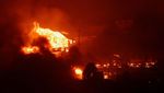 Kebakaran Hutan di Chili Merembet ke Rumah Warga