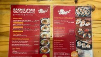 Ini menu-menu lengkap yang ditawarkan Choipan Singkawang. Selain choipan, mereka juga punya menu makanan Singkawang lainnya. Dibanderol mulai dari Rp 20.000-an. Foto: Detikcom / Atiqa Rana