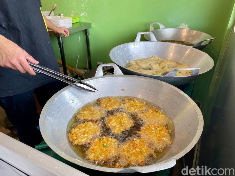 Di Makan Lo-Deh Bisa Makan Sepuasnya Rp 10 Ribu Pakai Lauk Rumahan!