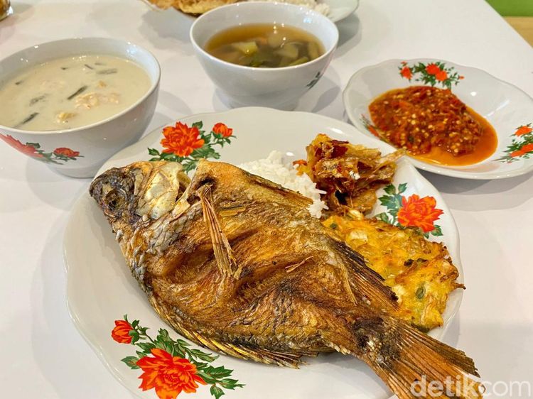 Puas! Makan Rp 10 Ribu Pakai Lauk Rumahan di Makan Lo-Deh