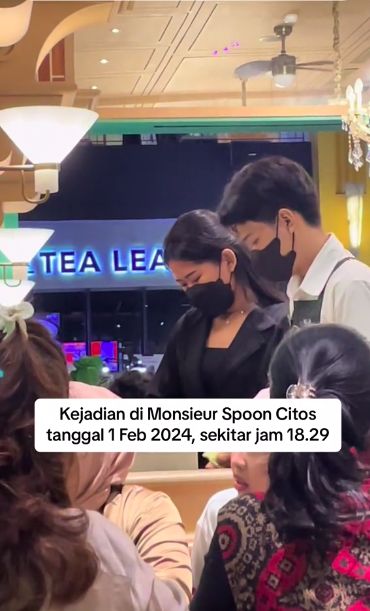 Duh!  Wanita ini ditanya oleh seorang pramusaji saat memesan cromboloni