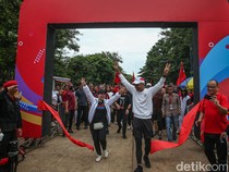Ganjar dan Puan Jalan Sehat 3 Km di Taman Waduk Pluit