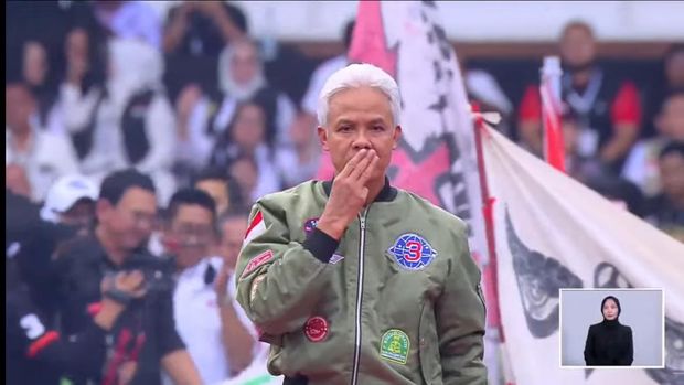 Ganjar salam 3 jari (screenshot YouTube PDI-Perjuangan)