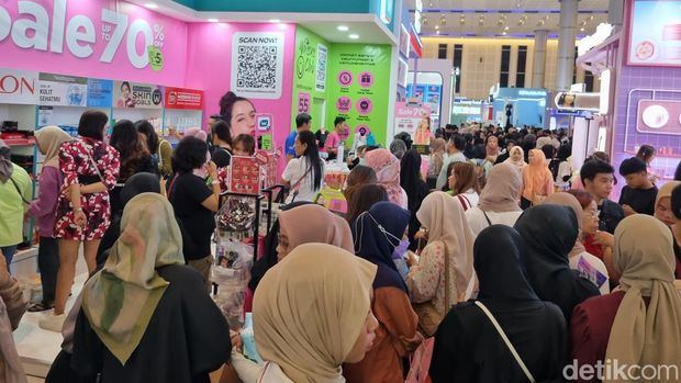 Hari ke-2 Surabaya X Beauty di Grand City Convention & Exhibition lebih ramai dibanding saat pembukaan