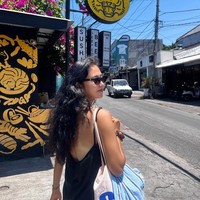 Dalam unggahannya, wanita 33 tahun tersebut menunjukkan perubahan warna kulitnya karena tinggal dan sering berjemur di Bali.  Foto: Instagram @gayoon_heo