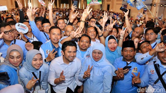 Khofifah bersama relawan prabowo-gibran Surabaya