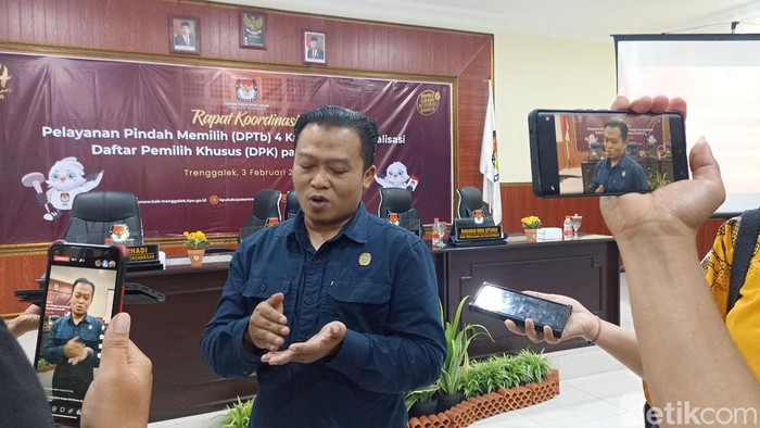 Komisioner KPU Trenggalek Muhammad Indra Setiawan.