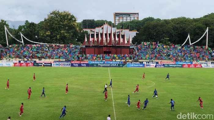 Laga Semen Padang FC Vs Persiraja yang berhasil dimenangkan tim Kabau Sirah dengan skor 1-0. (M Afdal Afrianto/detikSumut)