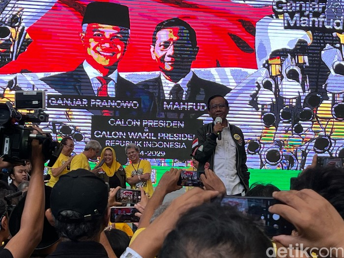 Mahfud Md di hadapan alumni UI pendukung Ganjar-Mahfud, 3 Februari 2024. (Rumondang N/detikcom)