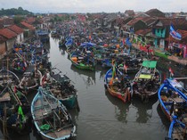 Nelayan Jepara Libur Melaut Akibat Gelombang Tinggi