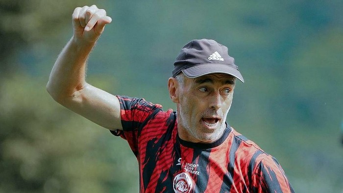 Pelatih Arema FC Fernando Valente.