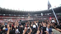 Jika sudah siap maka mari kita ikuti seluruh proses politik ini dengan baik. Biarkan rakyat menentukan sendiri dengan kebebasannya, biarkan aparatur TNI, Polri, ASN bekerja melayani masyarakat. Biarkan mereka netral, biarkan mereka semua memberikan layanan terbaik untuk anak bangsa negeri ini, ujarnya.