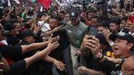 Potret Ganjar Orasi di Tengah Lautan Pendukungnya