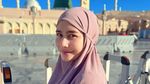 Adem! 5 Penampilan Prilly Latuconsina Berhijab saat Umrah