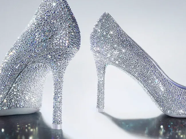 Sepatu Jimmy Choo Crystal Slippers dari Jimmy Choo.