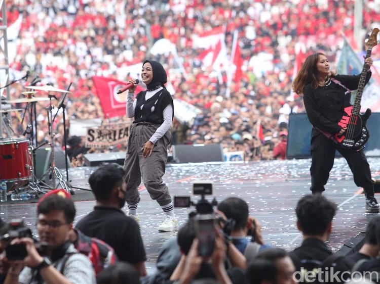 Slank hingga Kotak Meriahkan Konser Salam Metal 3 Menang Total