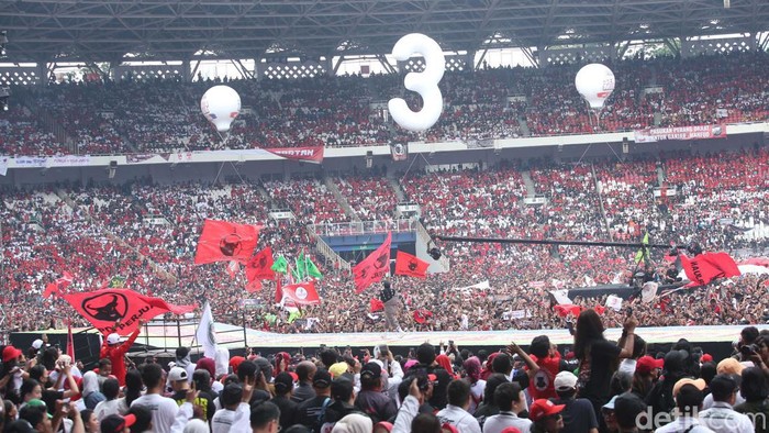 Slank hingga Kotak Meriahkan Konser Salam Metal 3 Menang Total Sejumlah musisi memeriahkan acara Konser Salam Metal 3 Menang Total di Stadion Gelora Bung Karno, Jakarta, Sabtu (3/2/2024). Slank dan Kotak salah satunya.