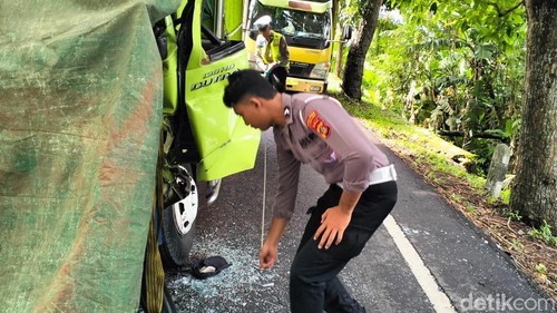 Tabrakan truk di Jalan Denpasar-Gilimanuk, Tabanan.