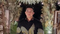 Aditya Surya tengah jadi perbincangan usai bertemu dengan Ria Ricis di suatu acara beberapa waktu lalu. Foto: Instagram @adityaspratama
