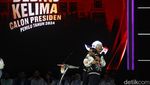 Debat Kelima Pilpres 2024 Usai, Masing-masing Paslon Saling Berpelukan