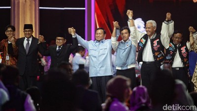 Debat Kelima Pilpres 2024 Usai, Masing-masing Paslon Saling Berpelukan
