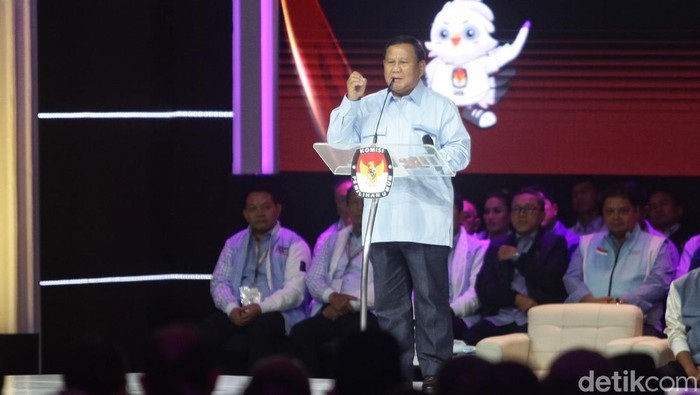 KPU menggelar debat kelima Pilpres 2024. Para calon Presiden dan Wakil Presiden menggunakan outfit berbeda-beda dalam debat ini, Minggu (4/2/2024)