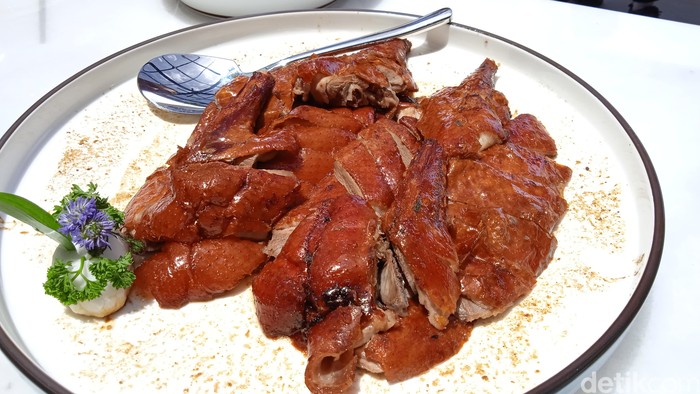 Resto China Terbesar di PIK Ini Punya Bebek Panggang Nikmat!