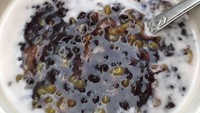 Masih di sekitar Jakarta Selatan tepatnya di Jati Padang, ada Warkop Rasta yang populer di sana. Menu andalannya ada bubur kacang ijo dengan harga Rp 9.000. Foto: Pool/Site Culinary