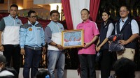 Wakil Ketua Tim Kampanye Nasional (TKN) Prabowo-Gibran, Juri Ardiantoro menerima kedatangan perwakilan Jaringan Pemimpin Muda 08 (JPM 08), Sabtu (3/2/2024).