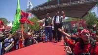 Mahfud menyampaikan prioritas program utama yang digagasnya bersama Ganjar Pranowo yaitu beasiswa pendidikan bagi masyarakat tidak mampu, program kesejahteraan bagi para petani dan nelayan, serta membuka 17 juta lapangan pekerjaan.