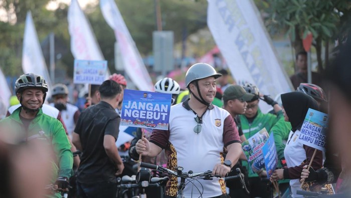 Kapolda Aceh (kaos putih) dan Pangdam Im (jaket hijau)