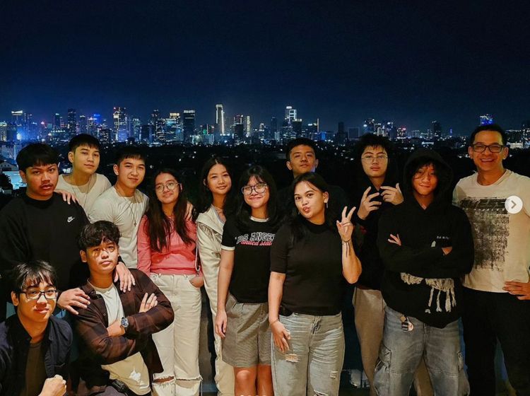 6 Foto Ultah Kenzo Anak Ari Wibowo, Rangkul Mesra Lovely Putri Angel Karamoy