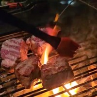 Dirayakan secara sederhana, dalam unggahan di akun Instagram Ari Wibowo terlihat Kenzo dan para tamu undangan yang hadir asik BBQ-an. Foto: Instagram/@ariwibowo_official