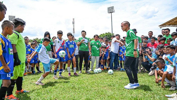Kompetisi Mencari Bibit Pesepak Bola di 16 Kota Indonesia MILO National Championship 2024 digelar untuk mencari bibit pesepak bola terbaik. Kompetisi ini sekaligus merayakan 50 tahun MILO di Indonesia.