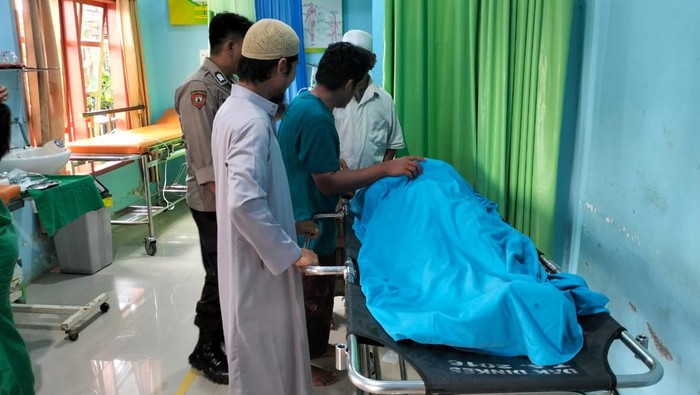 Korban tersambar petir di Luwu Timur, Sulsel saat berada di Puskesmas.