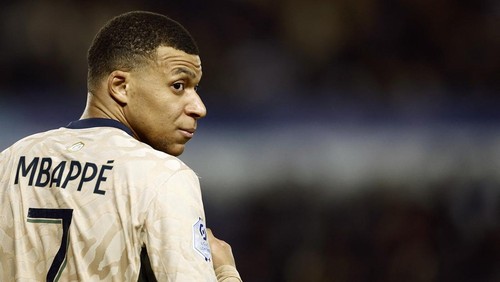 Soccer Football - Ligue 1 - RC Strasbourg v Paris St Germain - Stade de la Meinau, Strasbourg, France - February 2, 2024 Paris St Germains Kylian Mbappe reacts REUTERS/Christian Hartmann