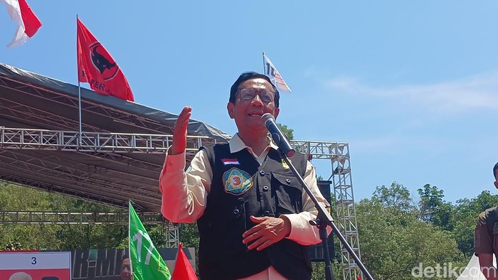 Mahfud MD saat kampanye di Batam