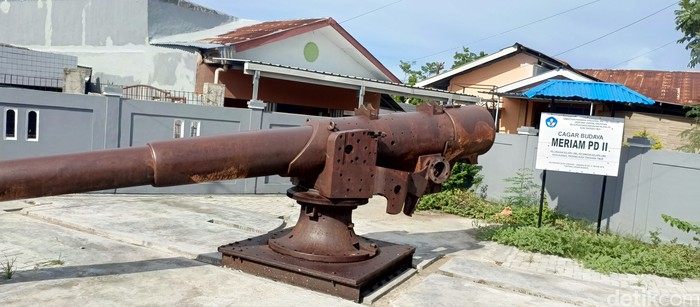 Meriam peninggalan Kerajaan Inggris saat Perang Dunia II di Kota Kupang.