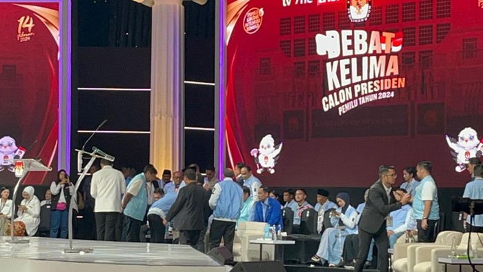 Momen Prabowo Diksusi dengan Ara, Bahlil-Rosan